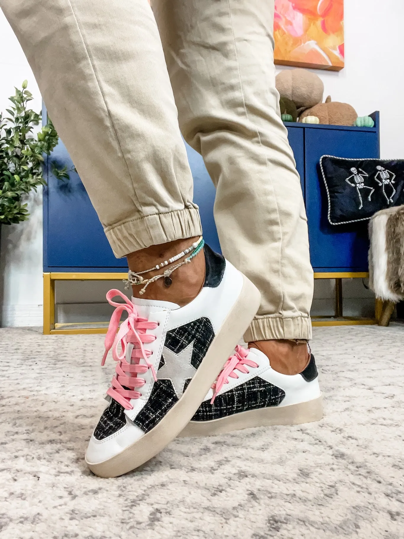 Another Round Sneakers in Black Tweed (7-11)