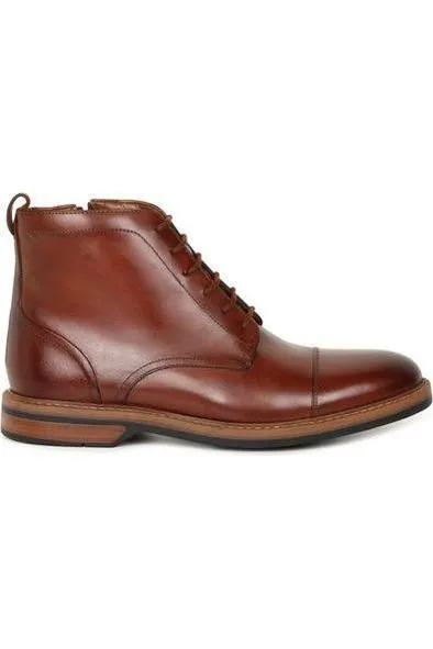 Clarks Aldwin Cap boot in Mid Tan