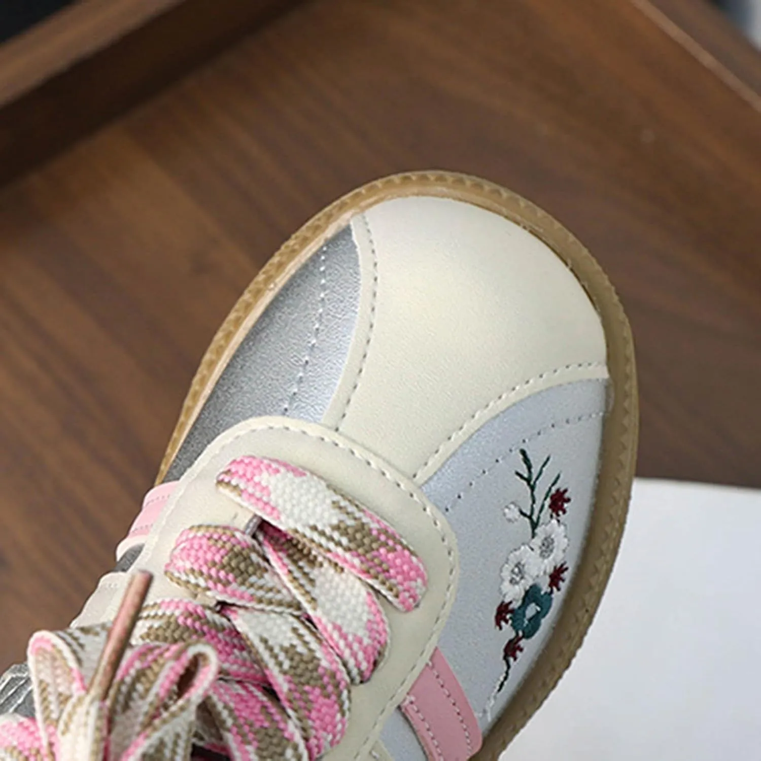 Girls Soft Flat Tennis Sneakers, Non-Slip Rubber Sole Suede Sneakers, Comfortable Low Top Fashion Casual Shoes