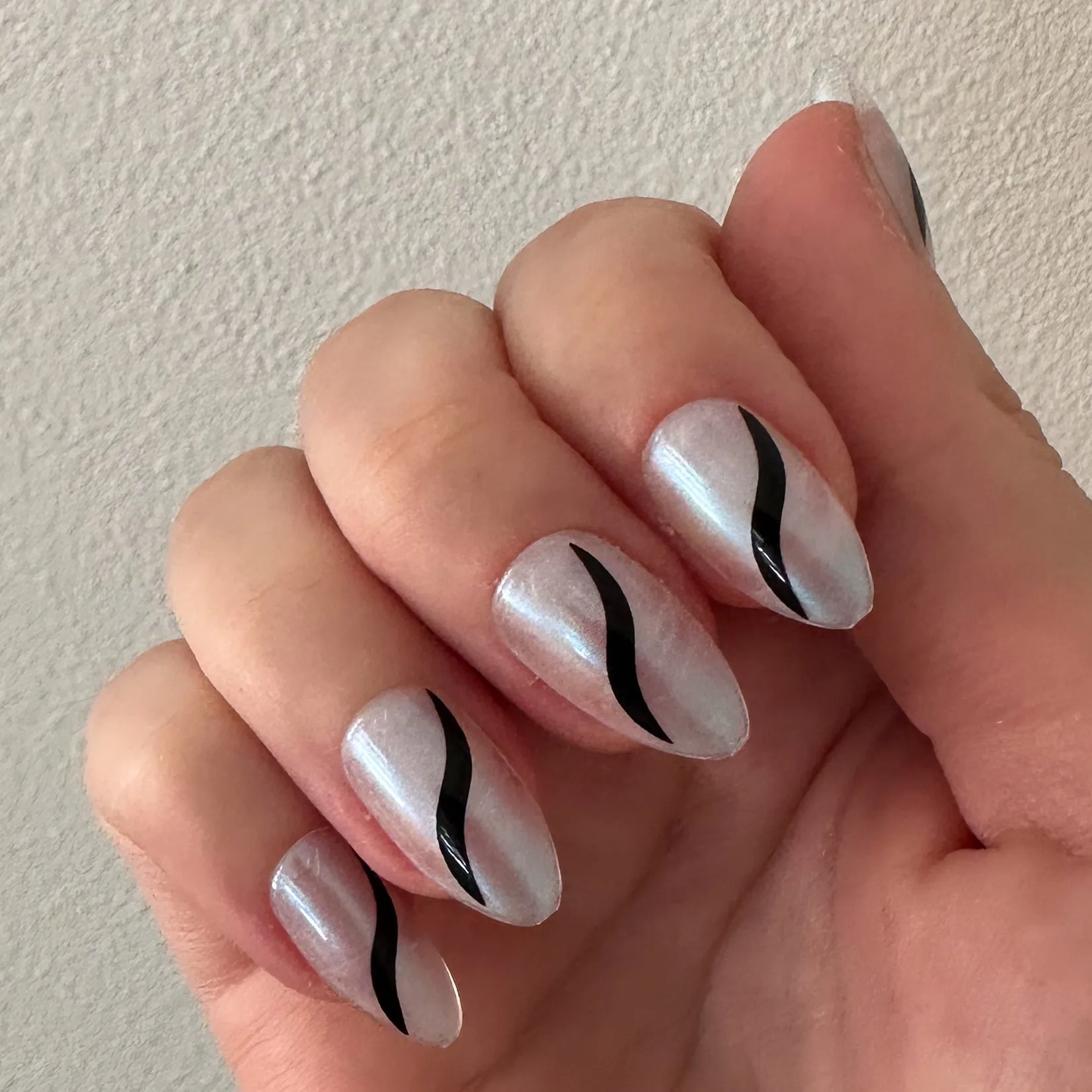 Simple Twist - Press-On | Medium | Almond