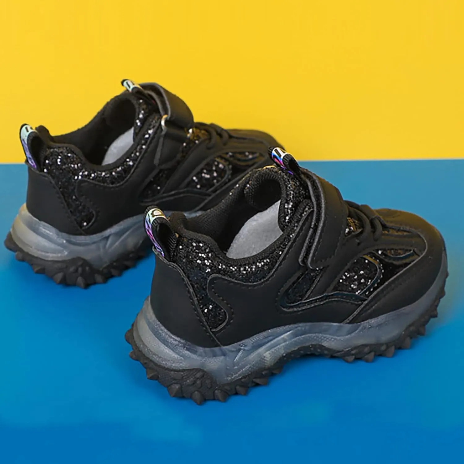 Toddler Boys Girls Sneakers Kids Light Up Shoes Flashing Non Slip Soft Lightweight Kids Sports Shoes Hiking Shoes
