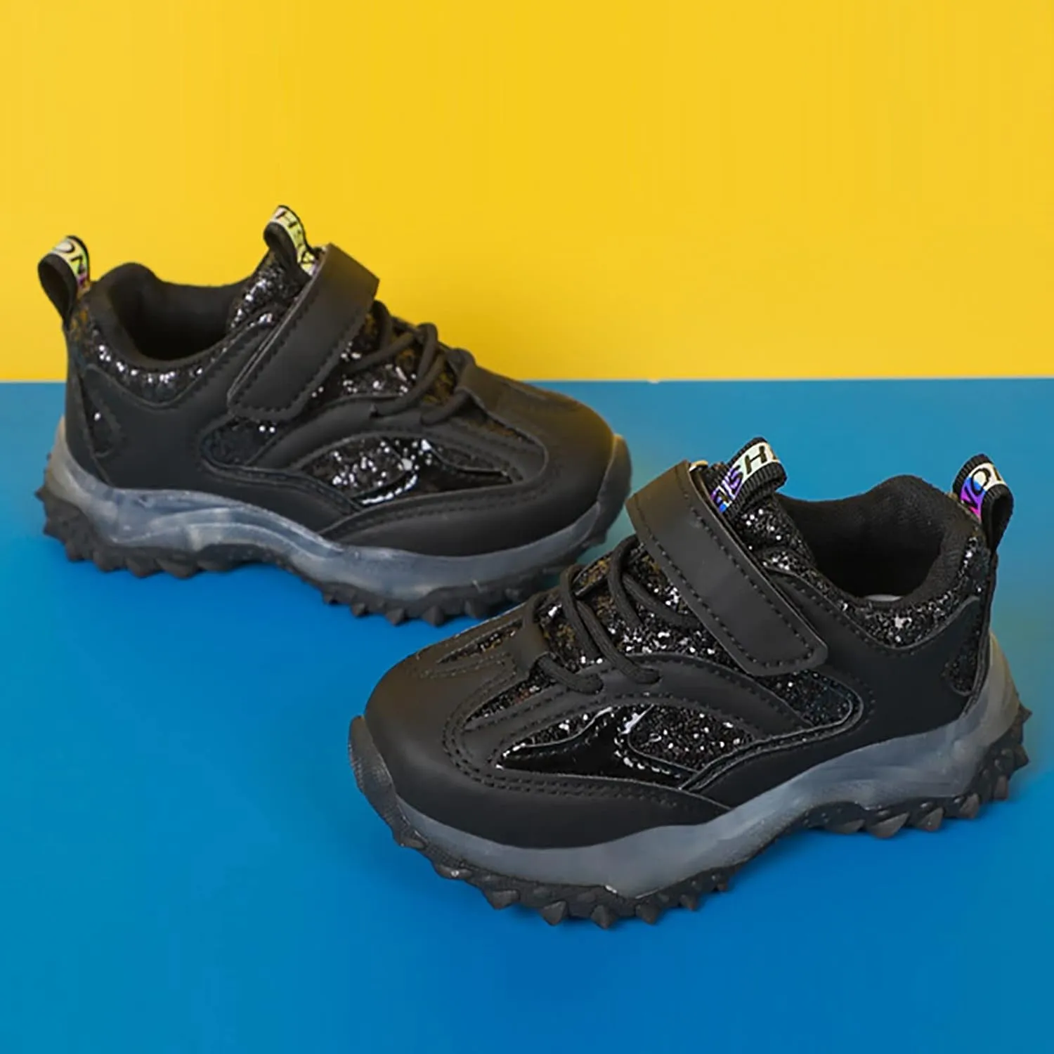 Toddler Boys Girls Sneakers Kids Light Up Shoes Flashing Non Slip Soft Lightweight Kids Sports Shoes Hiking Shoes