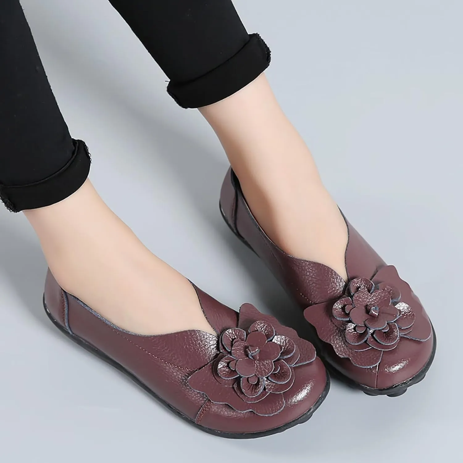 Womens Casual Loafers Shoes Round Toe Lightweight Soft Flat Moccasins Shoes Dressy Leather Slip On Comfortable Walking Loafer