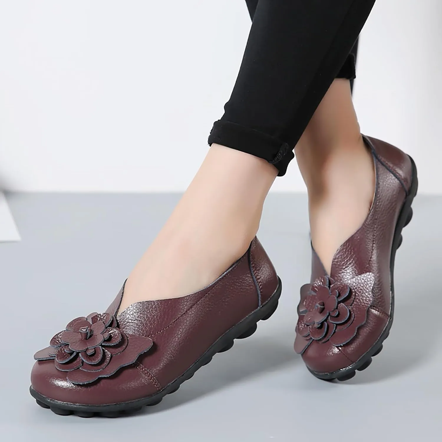 Womens Casual Loafers Shoes Round Toe Lightweight Soft Flat Moccasins Shoes Dressy Leather Slip On Comfortable Walking Loafer